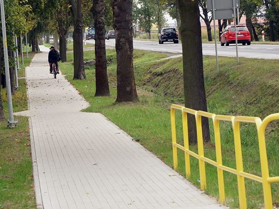 Stanowice i Oława połączone chodnikiem