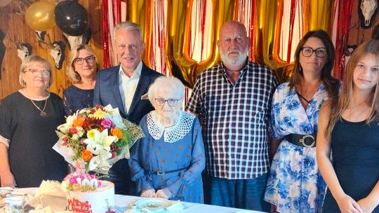 100 lat świętuje dziś pani Anna Sobczak