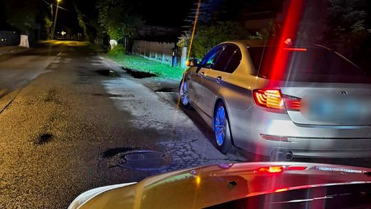23-latek na zwykłej drodze pędził BMW 194 km/h!