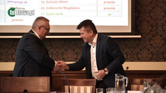 Absolutorium dla burmistrza Oławy i podzielona Rada Miejska