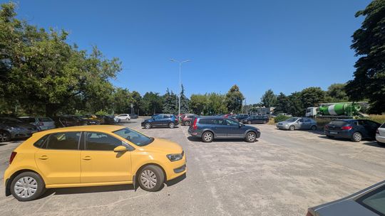 Co z parkingiem przy szpitalu w Oławie?