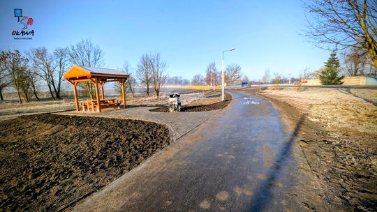 Czy przy ścieżkach pieszo-rowerowych można ustawić ławki?