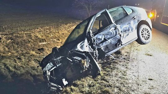 Groźny wypadek. Dwie osoby trafiły do szpitala