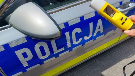 Jechał "na bani" i bez uprawnień