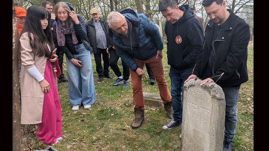 Macewa Moritza wróciła na oławski cmentarz żydowski