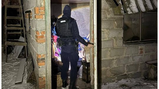 Mroźne noce przed nami. Policja będzie sprawdzać pustostany