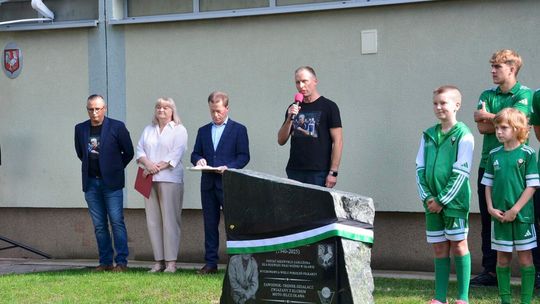 Na cześć Zbigniewa Isela. Tablica przy stadionie już odsłonięta [ZDJĘCIA]