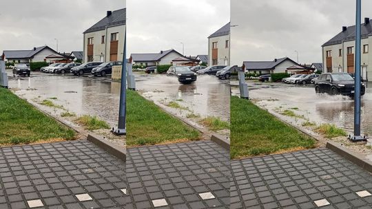 Na Poziomkowej po deszczu przydają się pontony