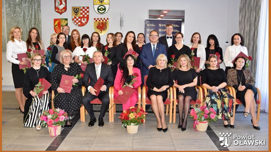 Nagrody i wyróżnienia dla nauczycieli, pedagogów oraz pracowników administracji
