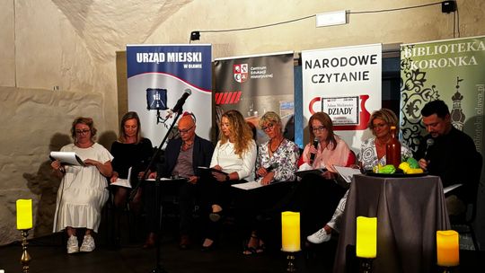 Narodowe Czytanie „Dziadów”. W tym roku po raz pierwszy w piwnicach oławskiego ratusza