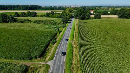 Odbudowa dróg DW396 i DW455 po powodzi. Ruszają strategiczne inwestycje w powiecie oławskim