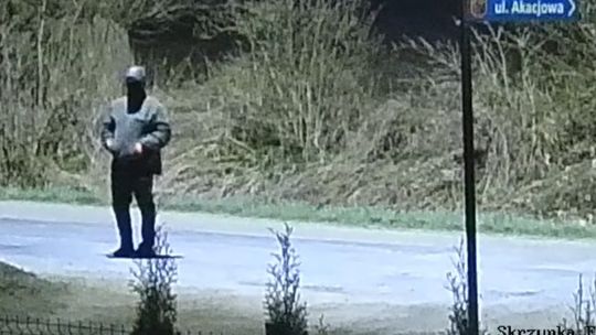 Okradli ją. Mieszkanka Goszczyny prosi sąsiadów o pomoc. Może ktoś coś widział? (FILMIKI)