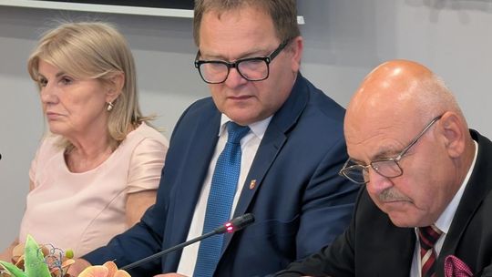 OŁAWA Będzie głosowanie nad odwołaniem Zarządu Powiatu