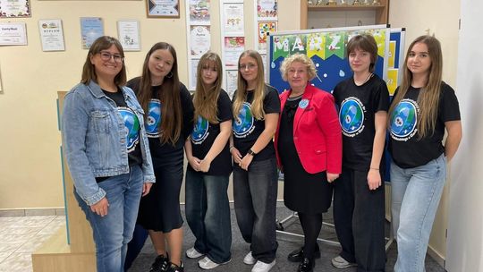 Uczennicy LO nr 1 w Oławie biorące udział w projekcie Climate Detectives