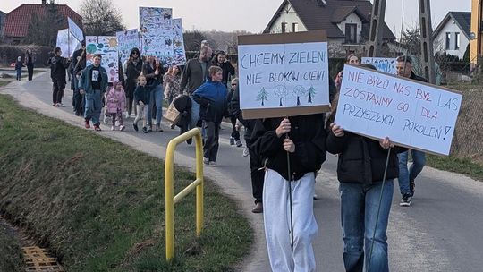 Protest mieszkańców, by nie likwidować lasku w Nowym Otoku