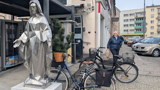 OŁAWA Za tą figurą kryje się niezwykła historia. To dar od klienta