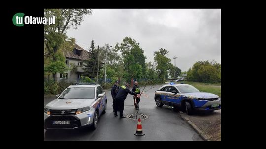 OŁAWA Zapadła się studzienka, utrudnienia w ruchu