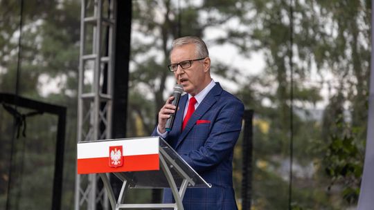 Piotr Stajszczyk: - Biało-czerwona flaga jest większa od każdego z nas