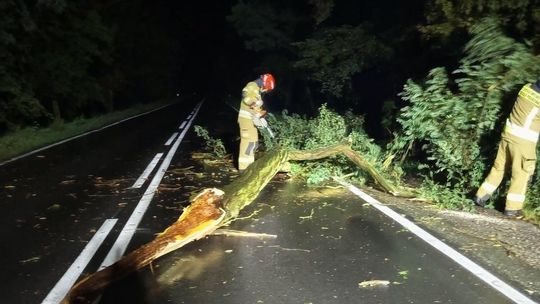 To nie była spokojna noc dla strażaków