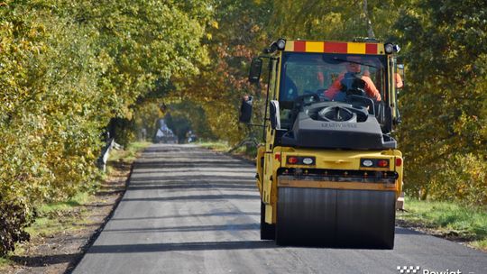Trwa układanie nowej nawierzchni drogi Oława – Ścinawa!