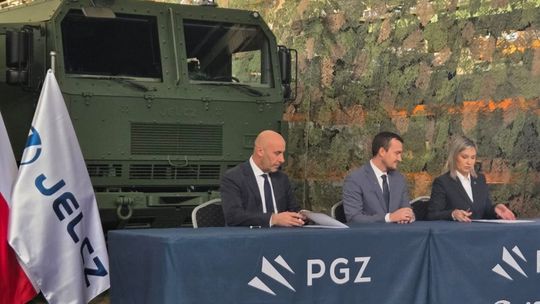 Umowa w sprawie rozbudowy spółki JELCZ podpisana. Są pieniądze, będą miejsca pracy