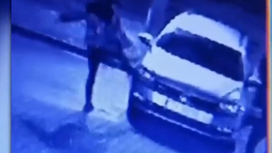 Wandale uszkodzili 17 samochodów. Zostali zatrzymani