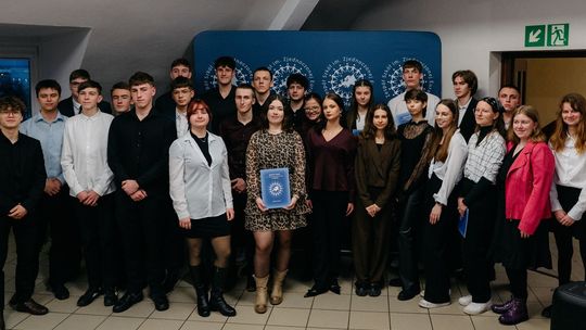 Wyróżnili stypendystów i zaprezentowali nowy sztandar [ZDJĘCIA]