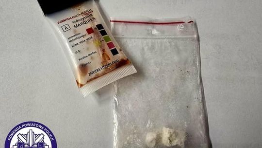 Zainteresowanie policjantów wzbudziło jego nerwowe zachowanie