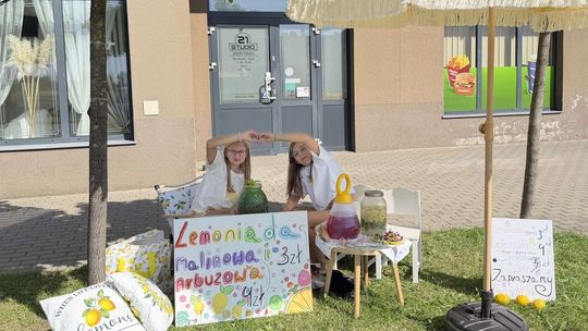 Zuzia i Lili zapraszają na lemoniadę