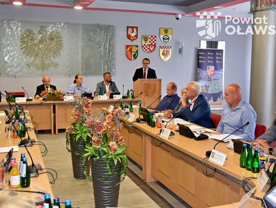 14 radnych było ZA. Jest wotum zaufania dla Zarządu Powiatu