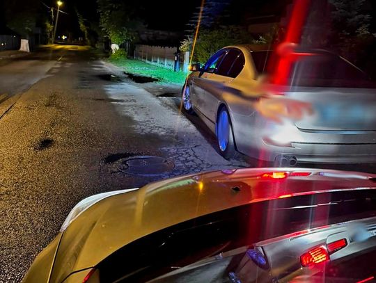 23-latek na zwykłej drodze pędził BMW 194 km/h!