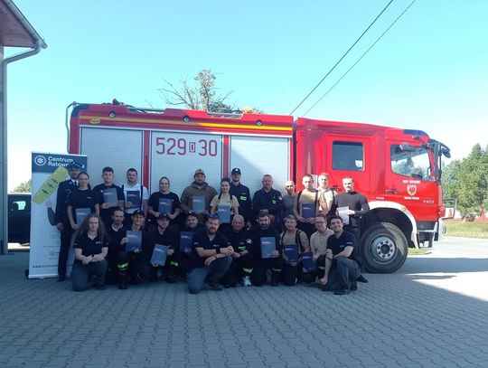 37 strażaków zostało ratownikami