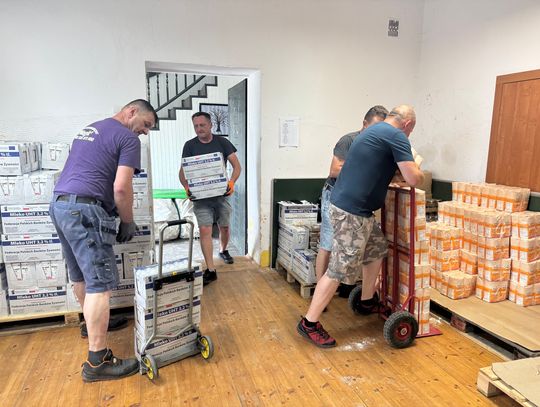 6.5 tony żywności dla Domaniowa. Wydawanie od poniedziałku