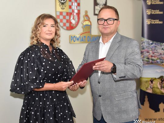 𝗔𝗴𝗻𝗶𝗲𝘀𝘇𝗸𝗮 𝗦𝘇𝗮𝘄𝗮𝗻-𝗣𝗮𝗿𝗮𝘀 nowym dyrektorem CKZiU w Oławie