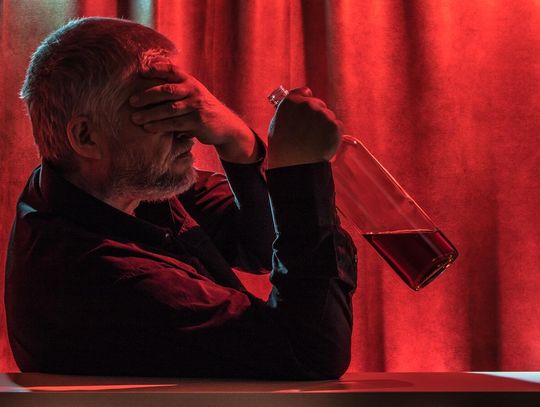 Alkoholizm po 60-tce – ukryta epidemia wśród polskich emerytów