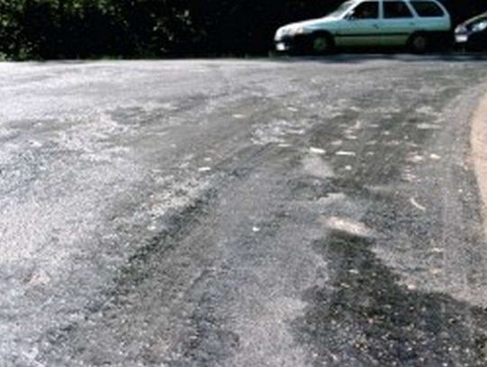 Asfalt znów się klei