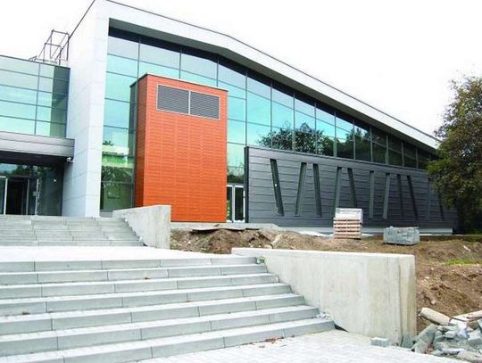 Basen wciaż nierozliczony