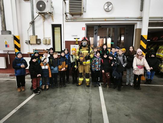 Bezpieczne ferie pod okiem strażaków. Dzieci odwiedziły oławską jednostkę Bezpieczne ferie pod okiem strażaków. Dzieci odwiedziły oławską jednostkę
