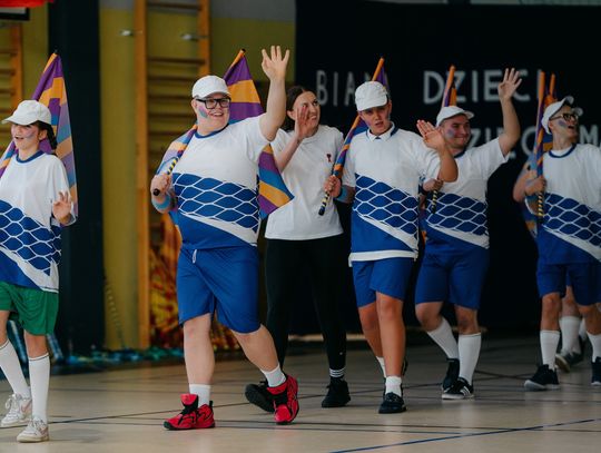 Biała Flaga w Oławie. Sztuka, która przełamuje bariery