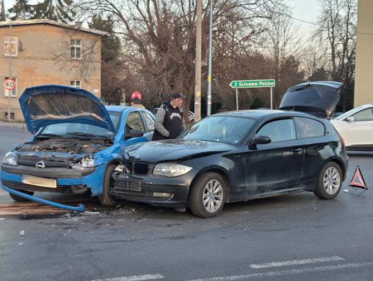 BMW zderzyło się z Oplem BMW zderzyło się z Oplem