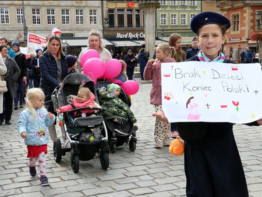 Chodzi im o przyszłość polskich dzieci i Polski jako takiej
