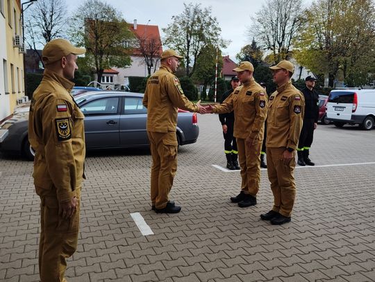 Ci strażacy awansowali na wyższe stopnie