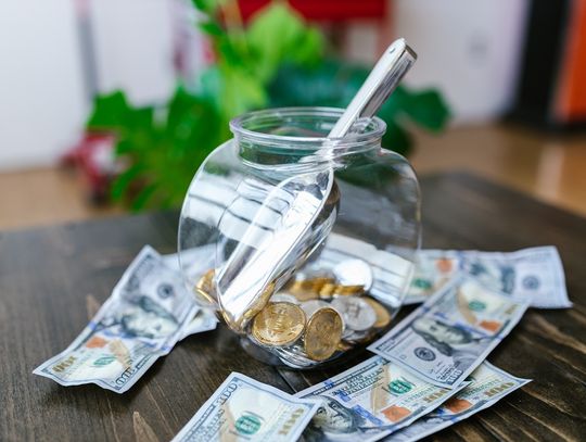 Co warto wiedzieć na temat strategii trade following przy inwestycjach w akcje?