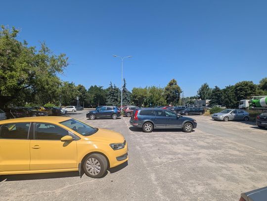 Co z parkingiem przy szpitalu w Oławie?