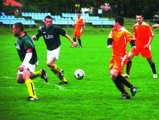 Czarni bez formy
