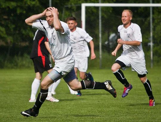 Czarni nie składają broni