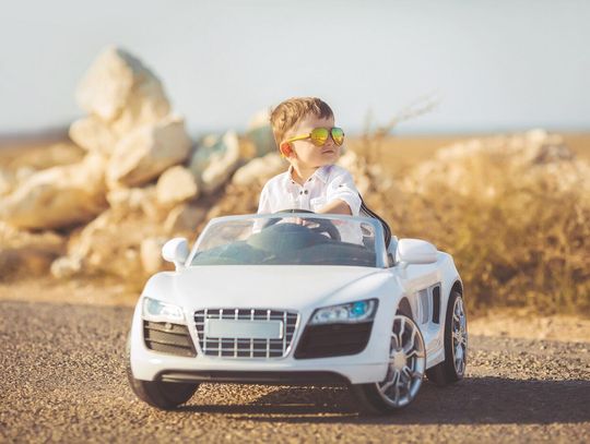 Czy pojazdy akumulatorowe dla dzieci to bezpieczna zabawka?