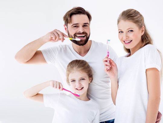 Czy wiesz, czym różnią się od siebie szczoteczki do zębów?