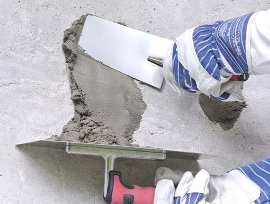 Czym uzupełnić ubytki w betonie?