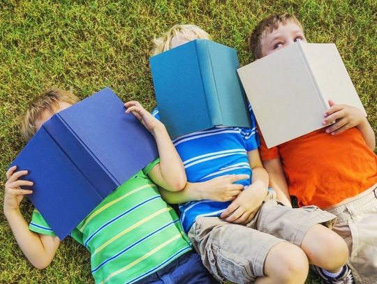 Czytanie dzieciom – czy w ogóle warto? 